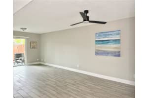 5129 TENNIS COURT CIRCLE, TAMPA, FL 33617 - MLS#MFRTB8485922