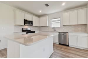 11370 MEADOW RIVER WAY, PARRISH, FL 34219 - MLS#MFRTB8485995