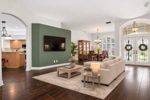 10555 SHADY OAK LANE, SEMINOLE, FL 33777 - MLS#MFRTB8486000