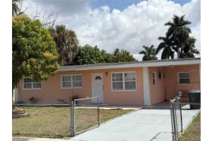 32 ROANOKE DRIVE, FORT MYERS, FL 33905 - MLS#MFRTB8486176