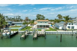 7886 9TH AVENUE, ST PETERSBURG, FL 33707 - MLS#MFRTB8486221