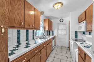 1001 HALLWOOD LOOP, BRANDON, FL 33511 - MLS#MFRTB8486311