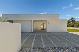 7647 SANDERLING ROAD, SARASOTA, FL 34242 - MLS#MFRTB8486392