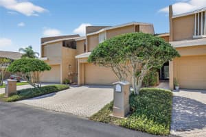 13804 MILL COVE CIRCLE, TAMPA, FL 33618 - MLS#MFRTB8486593