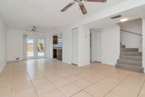5166 TENNIS COURT CIRCLE, TAMPA, FL 33617 - MLS#MFRTB8486669
