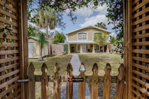 203 CREST AVENUE, TAMPA, FL 33603 - MLS#MFRTB8486670