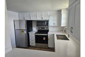 8822 BAY POINTE DRIVE, TAMPA, FL 33615 - MLS#MFRTB8486788