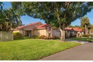 526 ST TROPEZ CIRCLE, ST PETERSBURG, FL 33703 - MLS#MFRTB8486857