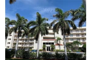 6061 Bahia Del Mar Cir #146, ST PETERSBURG