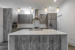 2700 MYRTLE AVENUE, TAMPA, FL 33602 - MLS#MFRTB8487068