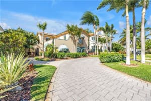 2410 COFFEE POT BOULEVARD, ST PETERSBURG, FL 33704 - MLS#MFRTB8487123