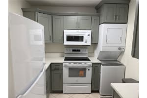 10485 CARROLLBROOK CIRCLE, TAMPA, FL 33618 - MLS#MFRTB8487487