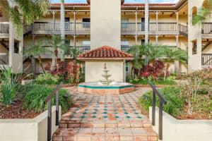 2400 Feather Sound Dr #427, CLEARWATER