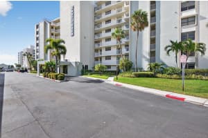 300 WOODETTE DRIVE, DUNEDIN, FL 34698 - MLS#MFRTB8487965