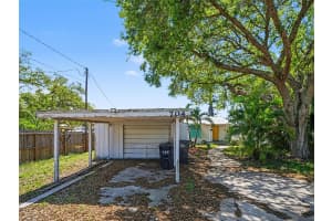 704 69TH AVENUE, BRADENTON, FL 34207 - MLS#MFRTB8488042
