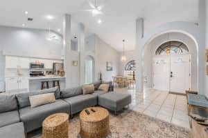 821 GREENVIEW DR, APOLLO BEACH, FL 33572 - MLS#MFRTB8488363