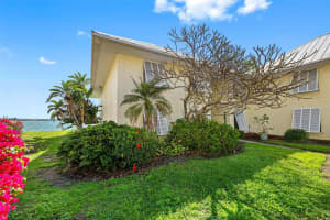 7300 SUNSHINE SKYWAY LANE, ST PETERSBURG, FL 33711 - MLS#MFRTB8488425