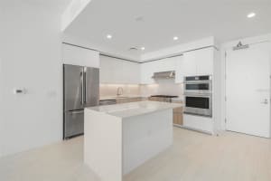 400 CENTRAL AVENUE, ST PETERSBURG, FL 33701 - MLS#MFRTB8488479