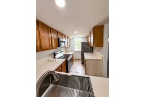 7522 HOLLOWELL DRIVE, TAMPA, FL 33615 - MLS#MFRTB8488531