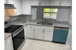 6340 NEWTOWN CIRCLE, TAMPA, FL 33615 - MLS#MFRTB8488561