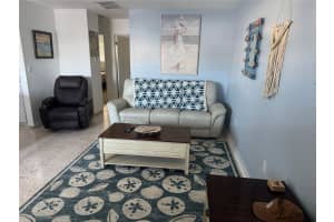 525 MANATEE COURT, VENICE, FL 34285 - MLS#MFRTB8488628