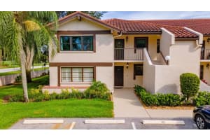 5640 Golf Pointe Dr #101, SARASOTA