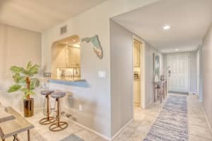 5640 GOLF POINTE DRIVE, SARASOTA, FL 34243 - MLS#MFRTB8488837