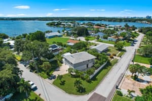 3401 MANATEE DRIVE, ST PETERSBURG, FL 33705 - MLS#MFRTB8489002