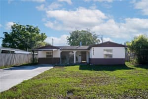 2817 49TH STREET, ST PETERSBURG, FL 33710 - MLS#MFRTB8489120