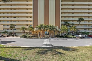 4725 Cove Cir #704, ST PETERSBURG