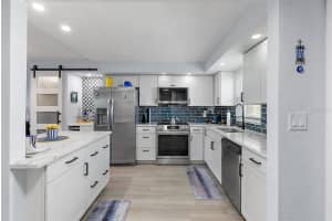 4725 COVE CIRCLE, ST PETERSBURG, FL 33708 - MLS#MFRTB8489243