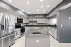 14947 LAKE FOREST DRIVE, LUTZ, FL 33559 - MLS#MFRTB8489442