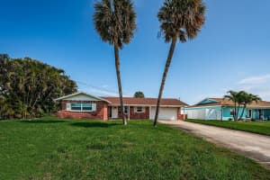 7927 11TH AVENUE, ST PETERSBURG, FL 33707 - MLS#MFRTB8489495
