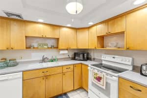 1 KEY CAPRI #104-East, TREASURE ISLAND, FL 33706 - MLS#MFRTB8489496