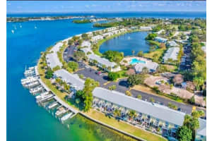 213 Seahorse Dr Se #d, ST PETERSBURG