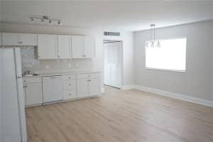 1802 BEDFORD TERRACE, SUN CITY CENTER, FL 33573 - MLS#MFRTB8489624