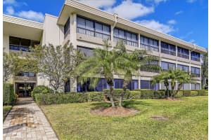 225 Hourglass Way #303, SARASOTA