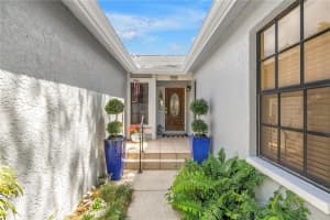 992 San Carlos Ct Ne, ST PETERSBURG