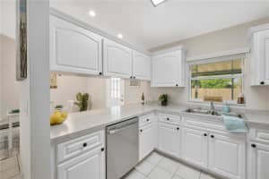 909 MOBLEY STREET, PLANT CITY, FL 33563 - MLS#MFRTB8489940