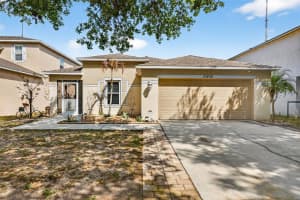 10404 BOYETTE CREEK BOULEVARD, RIVERVIEW, FL 33569 - MLS#MFRTB8489969