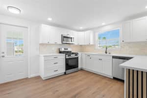 7271 MOUNT ARLINGTON DRIVE, ST PETERSBURG, FL 33702 - MLS#MFRTB8490115