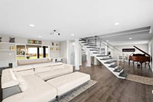 10525 HOMESTEAD DRIVE, TAMPA, FL 33618 - MLS#MFRTB8490147