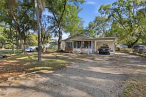 3802 LAKESHORE DRIVE, TAMPA, FL 33604 - MLS#MFRTB8490245
