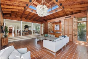 1239 43RD AVENUE, ST PETERSBURG, FL 33703 - MLS#MFRTB8490350