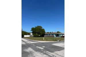 2869 EMERSON AVENUE, ST PETERSBURG, FL 33712 - MLS#MFRTB8490361