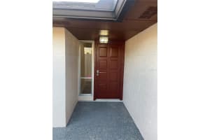 10813 VENICE CIRCLE, TAMPA, FL 33635 - MLS#MFRTB8490612