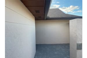 10813 VENICE CIRCLE, TAMPA, FL 33635 - MLS#MFRTB8490612