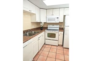 6306 NEWTOWN CIRCLE, TAMPA, FL 33615 - MLS#MFRTB8490727