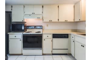 11231 DOLLAR LAKE DRIVE, PORT RICHEY, FL 34668 - MLS#MFRTB8491094