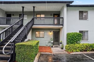 9802 LOMBARD COURT, TAMPA, FL 33618 - MLS#MFRTB8491391